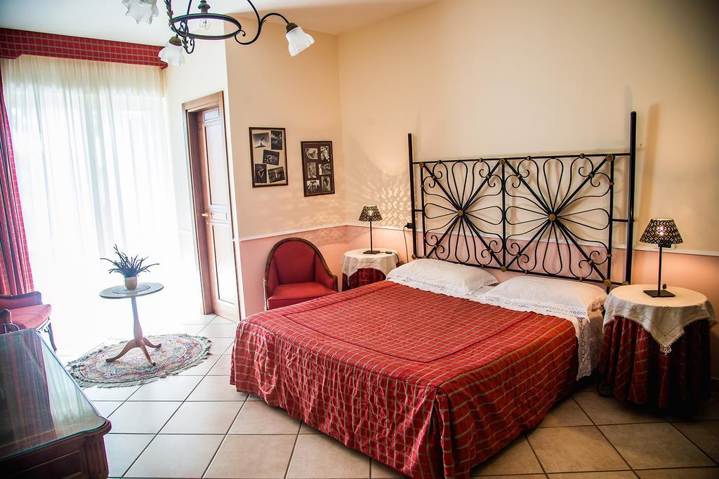 Bed And Breakfast El Dueno Palinuro Exterior foto